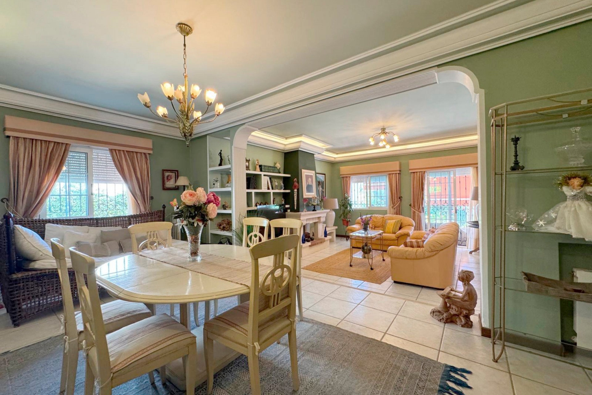 Återförsäljning - Villa -
Torrevieja - Costa Blanca