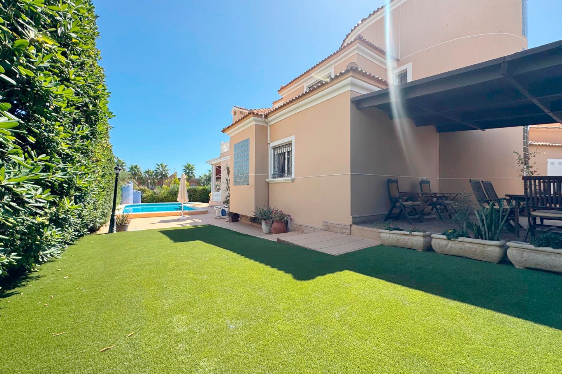 Återförsäljning - Villa -
Torrevieja - Costa Blanca