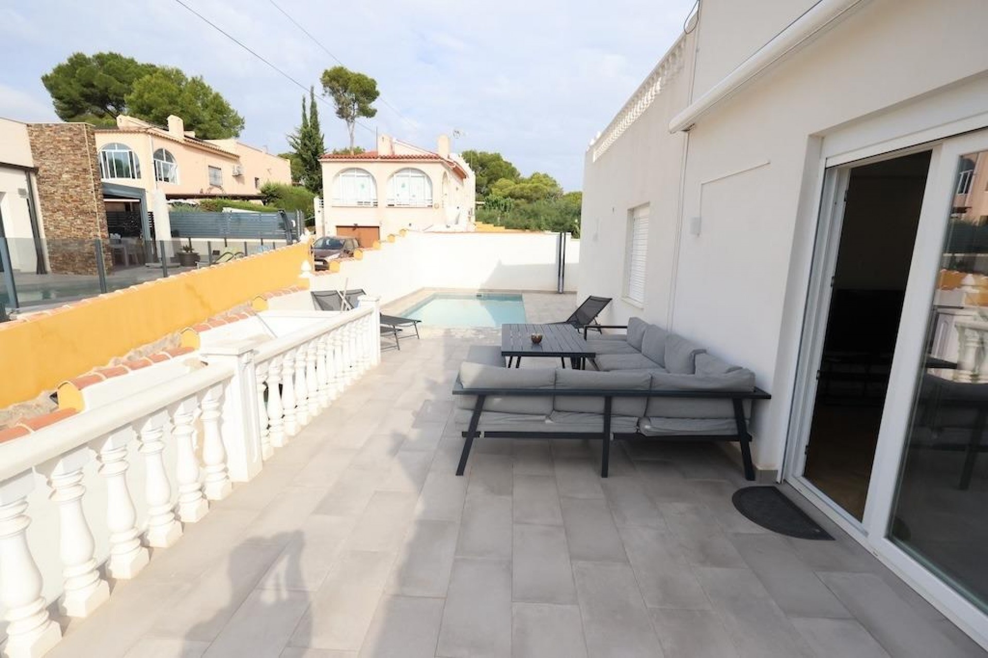 Återförsäljning - Villa -
Torrevieja - Costa Blanca