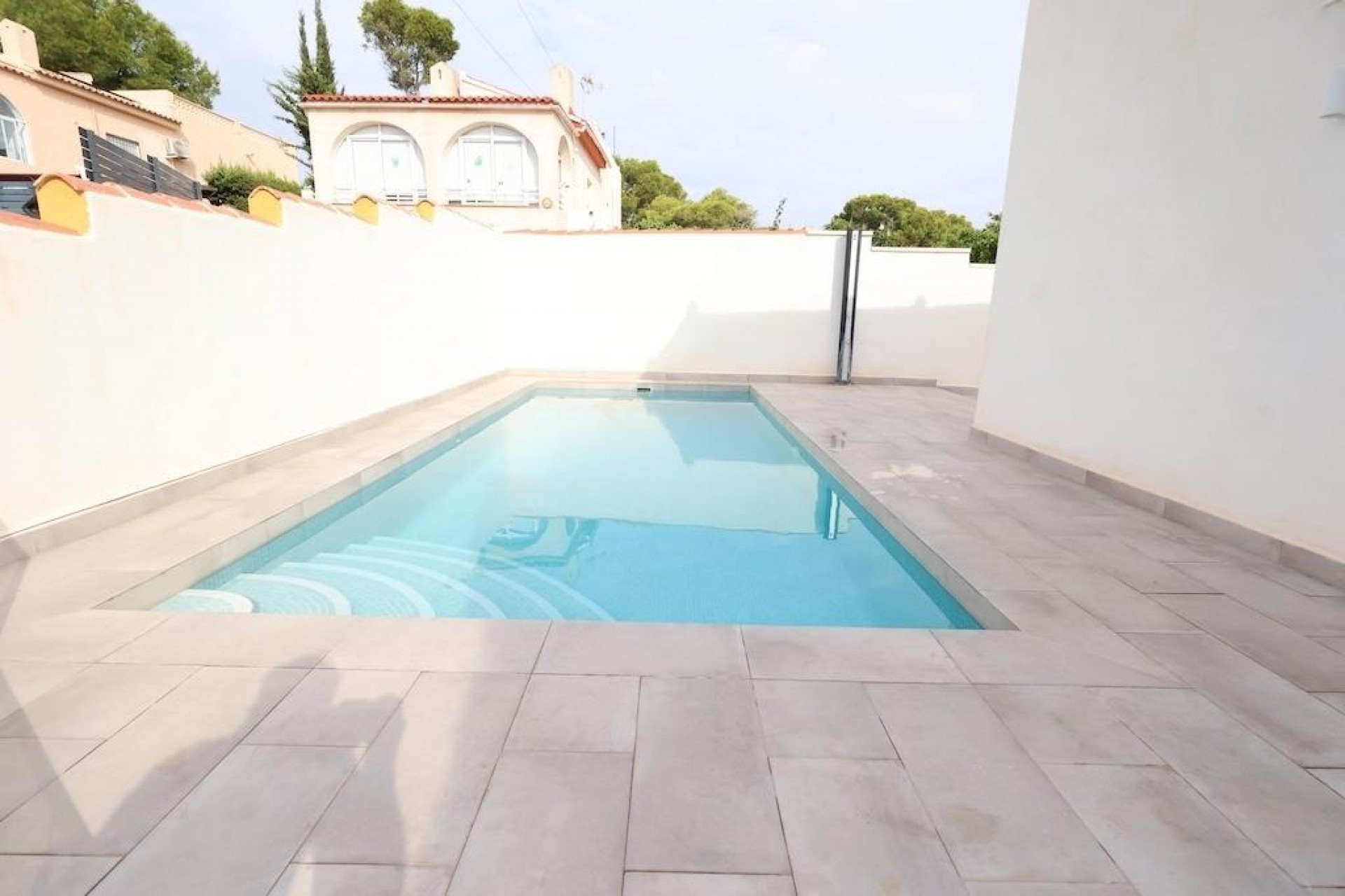 Återförsäljning - Villa -
Torrevieja - Costa Blanca