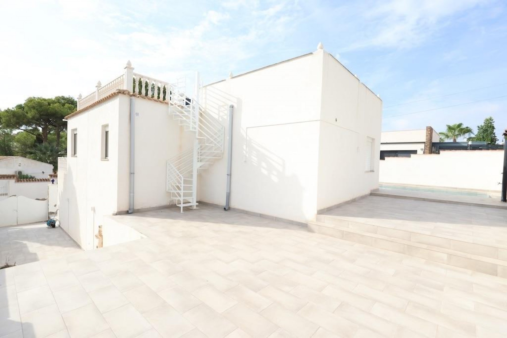 Återförsäljning - Villa -
Torrevieja - Costa Blanca