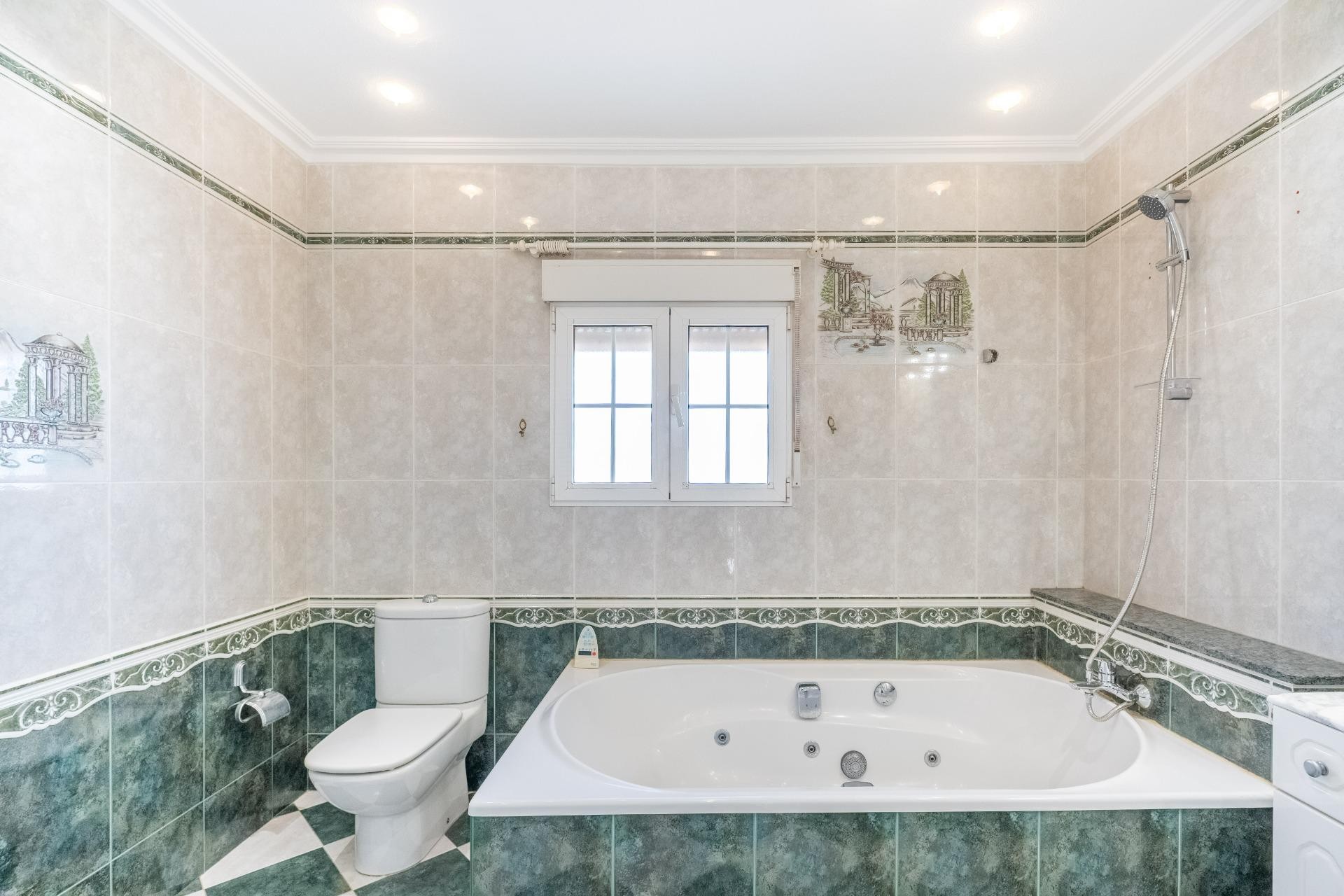 Återförsäljning - Villa -
Torrevieja - El Chaparral