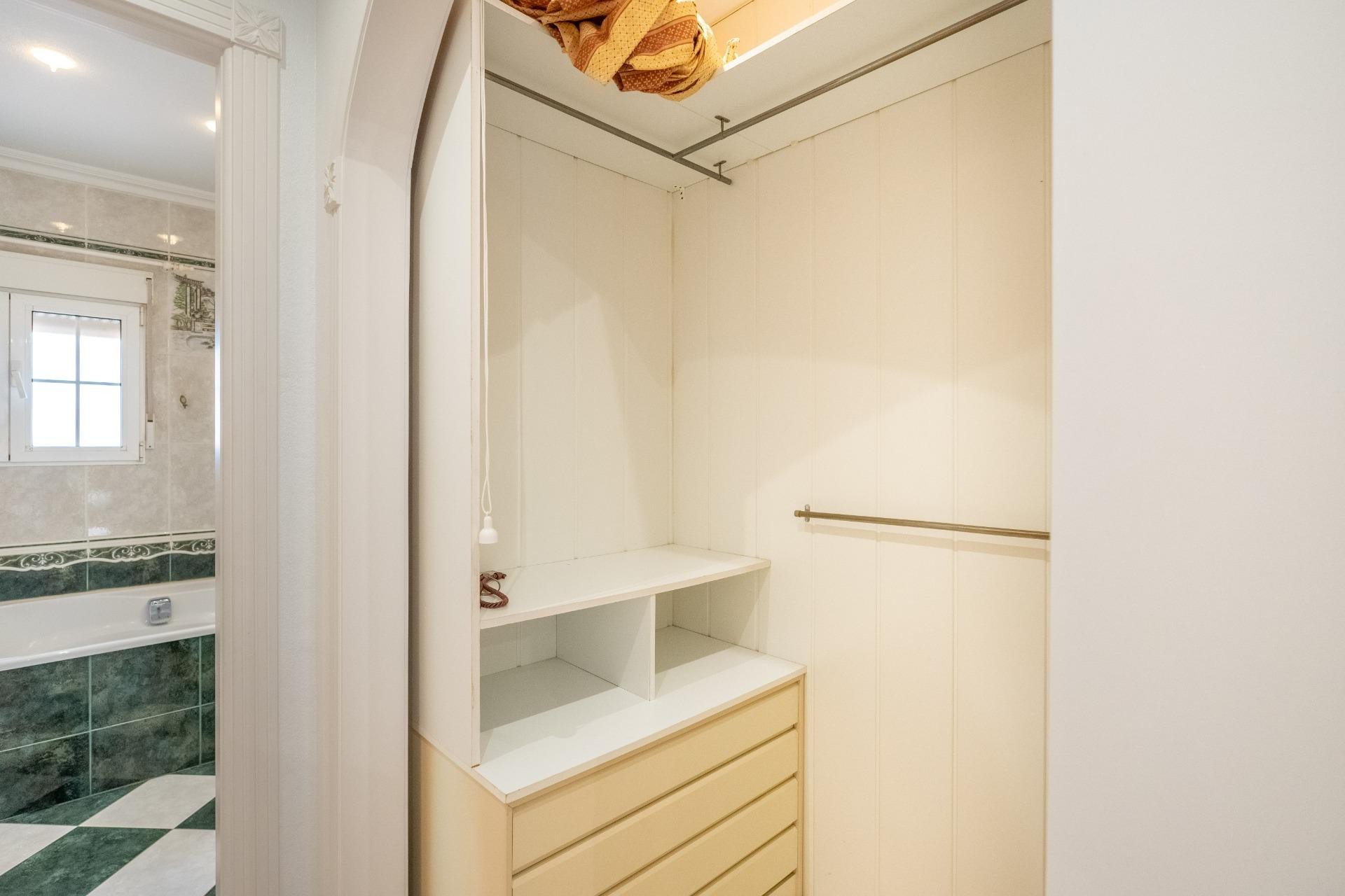 Återförsäljning - Villa -
Torrevieja - El Chaparral