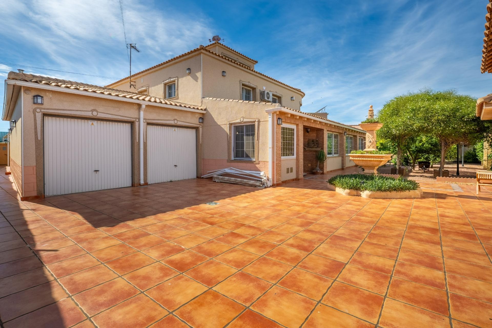 Återförsäljning - Villa -
Torrevieja - El Chaparral