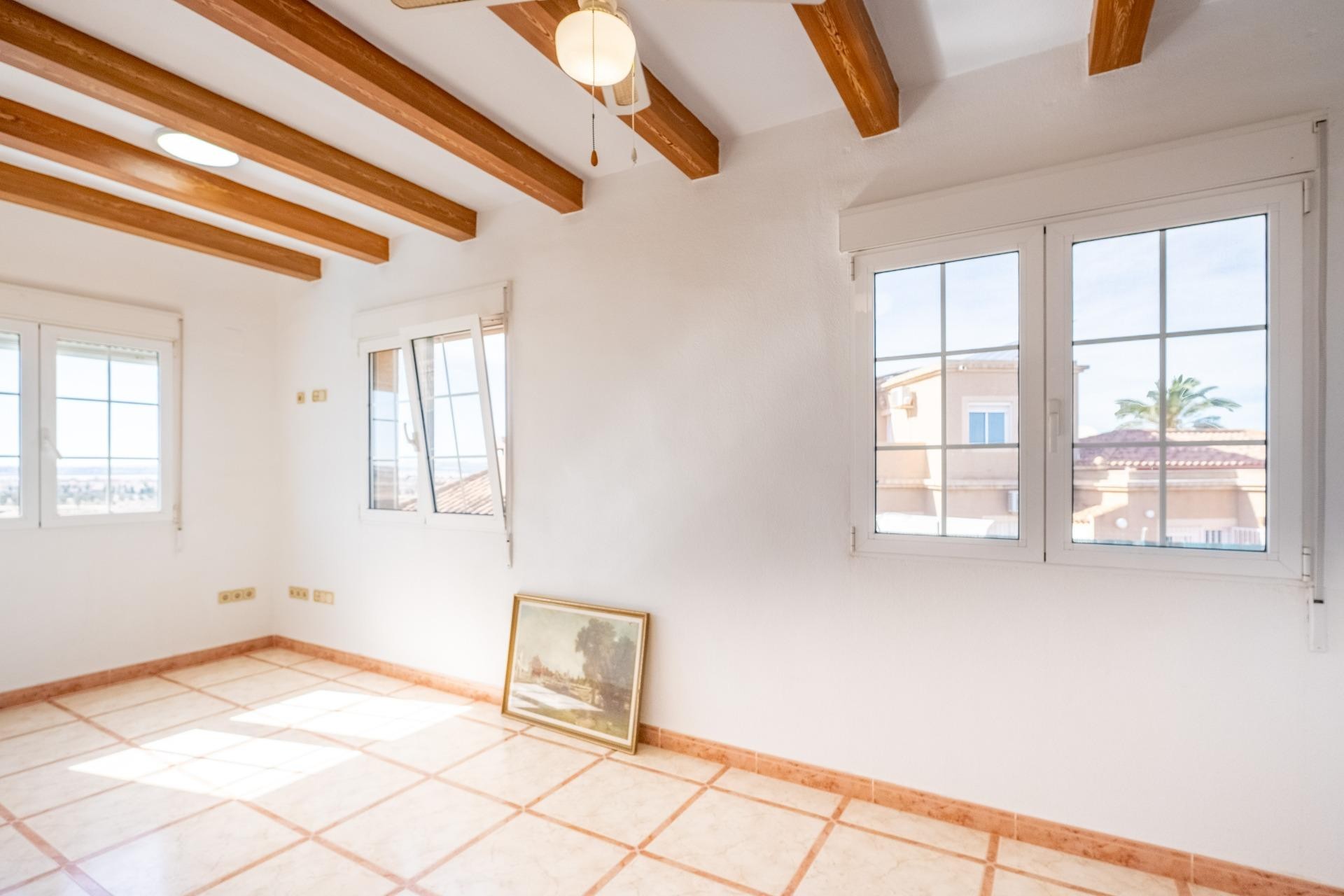 Återförsäljning - Villa -
Torrevieja - El Chaparral