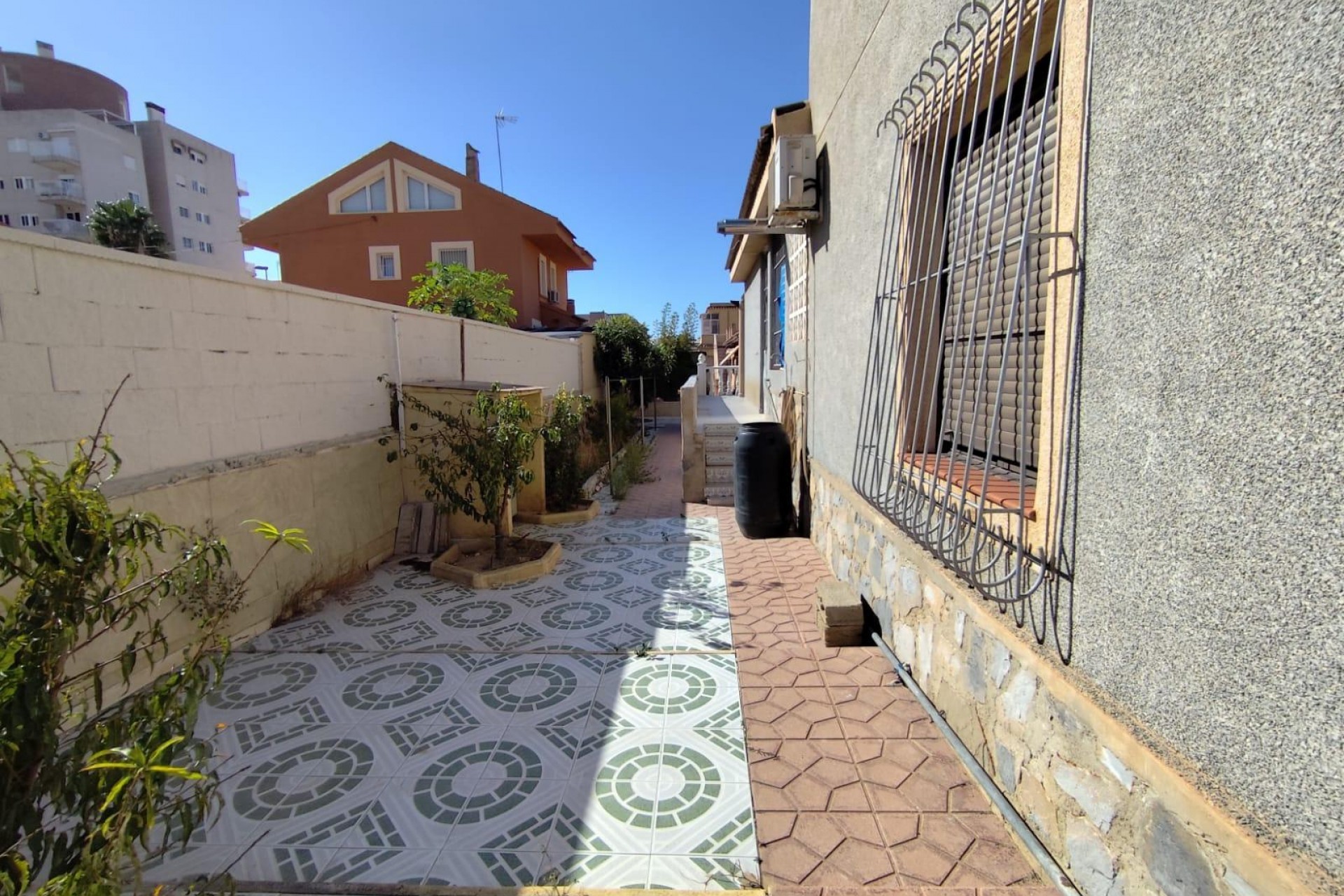 Återförsäljning - Villa -
Torrevieja - Estacion De Autobuses