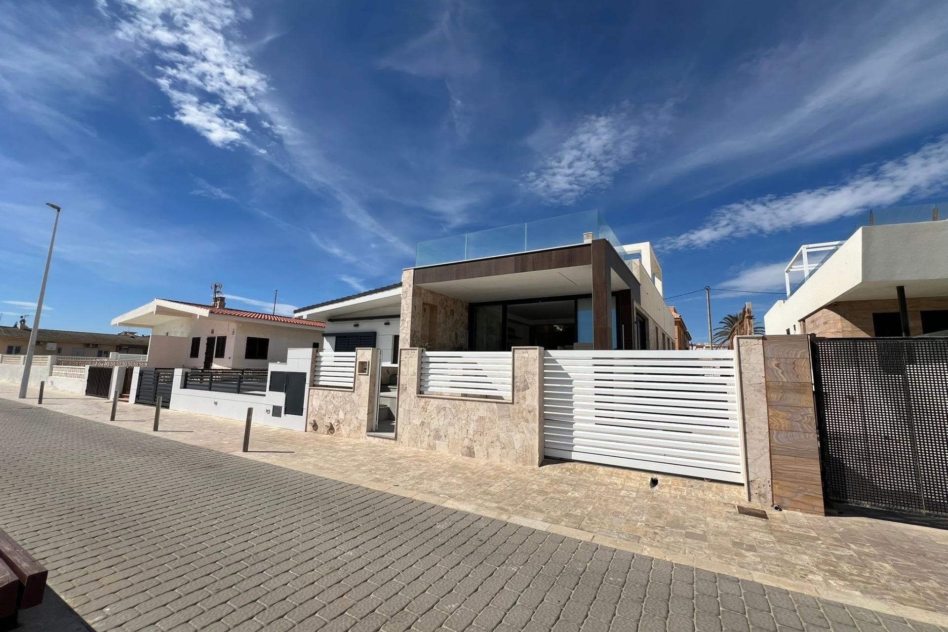 Återförsäljning - Villa -
Torrevieja - La Mata