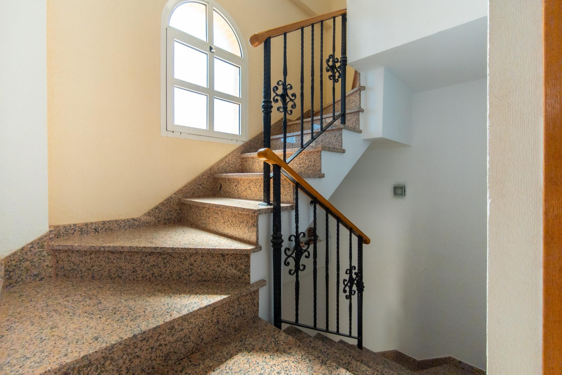 Återförsäljning - Villa -
Torrevieja - La Mata