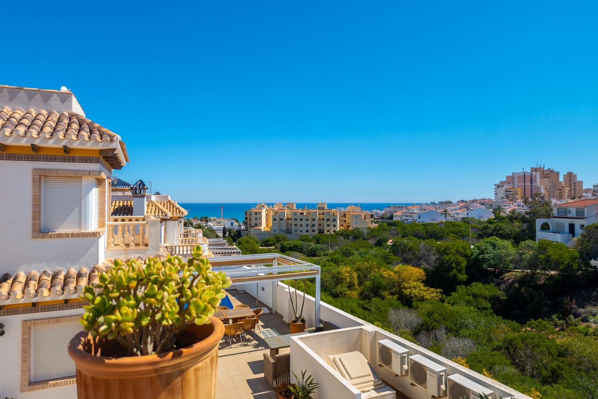 Återförsäljning - Villa -
Torrevieja - La Mata