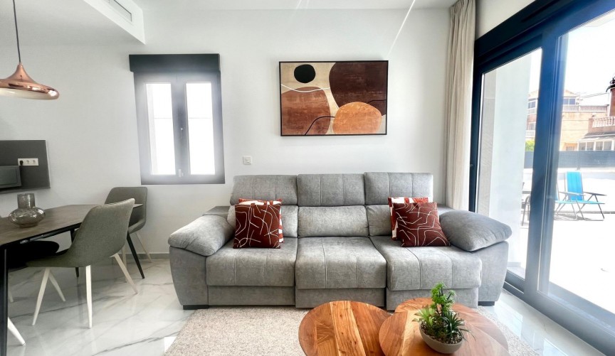 Återförsäljning - Villa -
Torrevieja - La Siesta - El Salado - Torreta