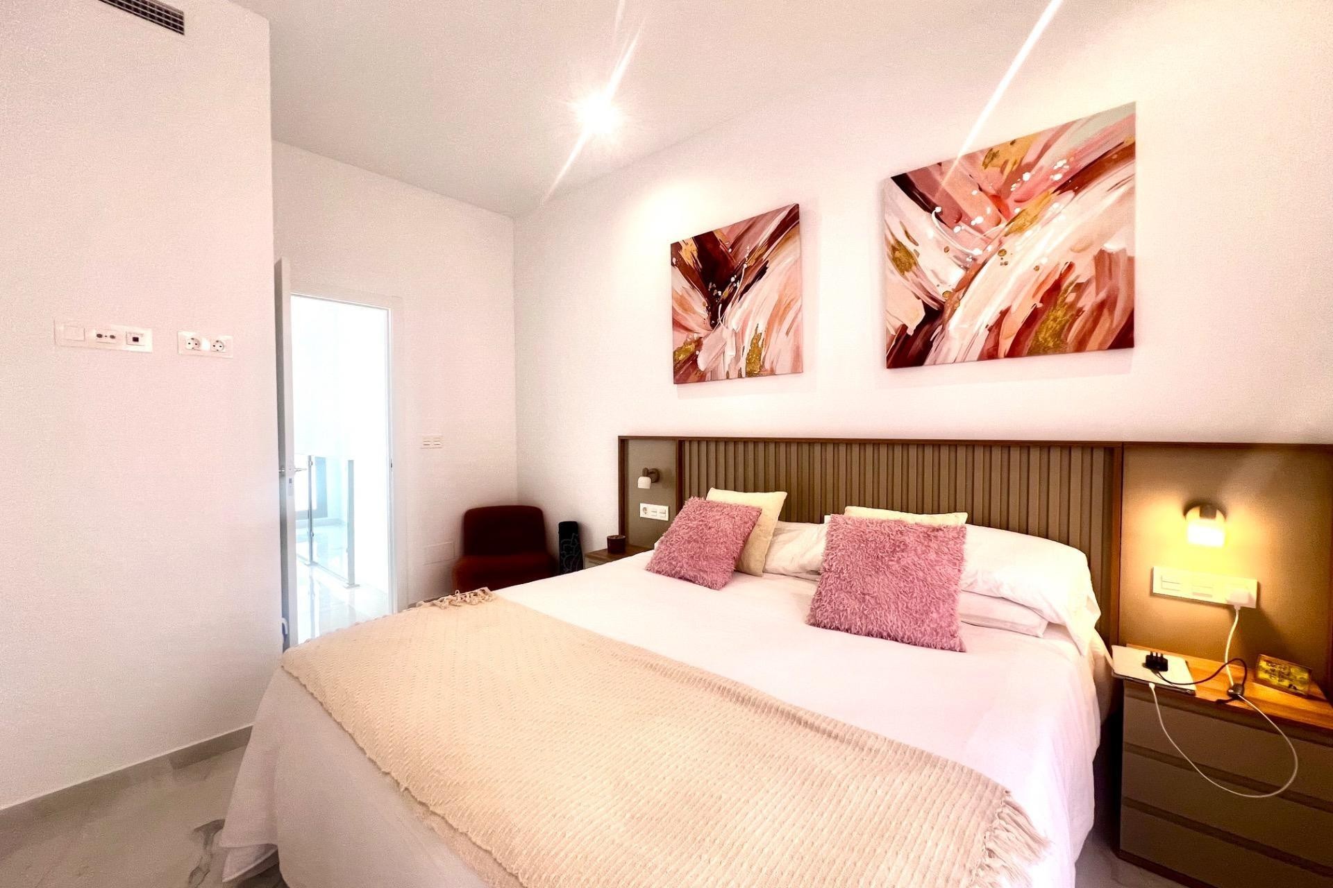 Återförsäljning - Villa -
Torrevieja - La Siesta - El Salado - Torreta