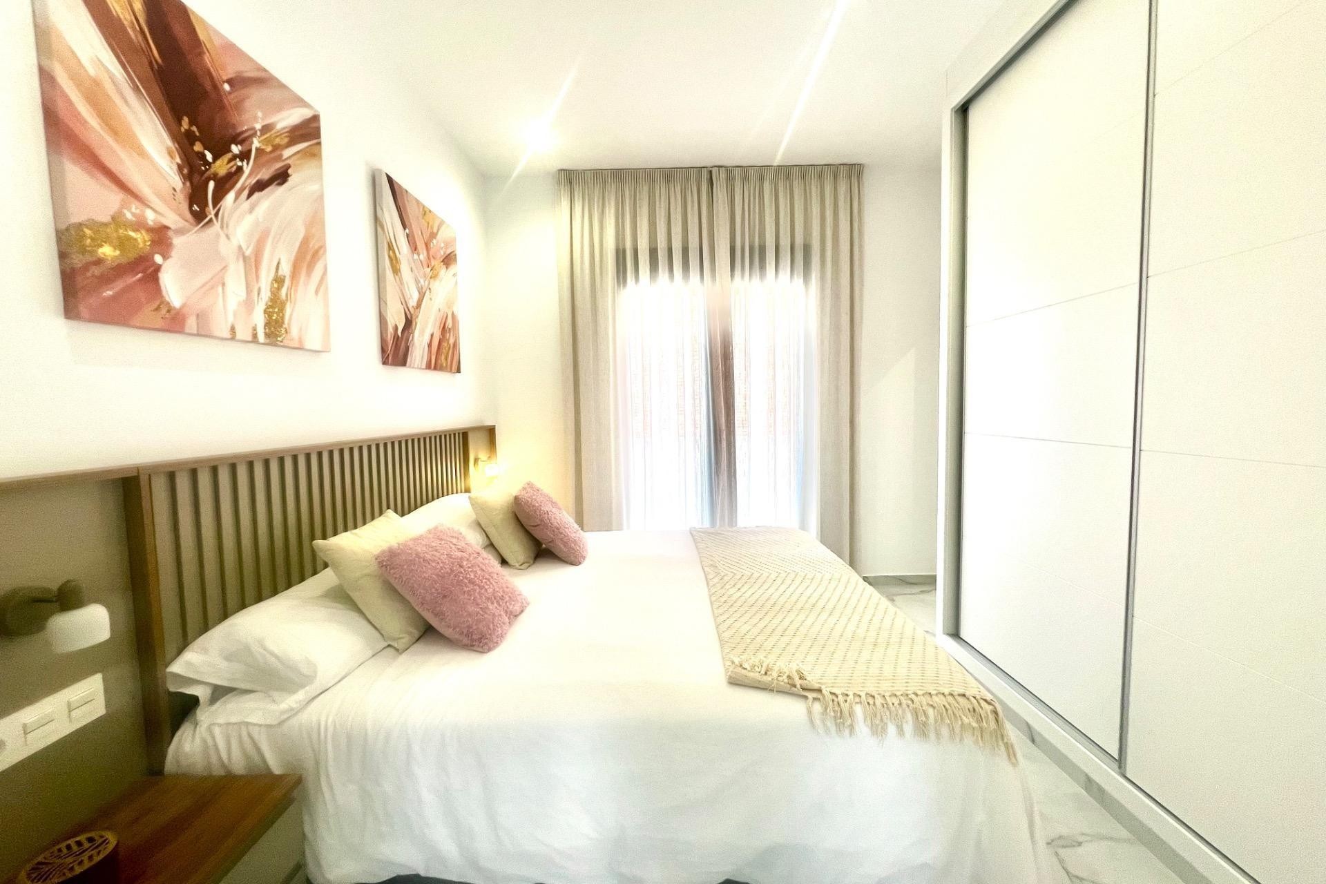 Återförsäljning - Villa -
Torrevieja - La Siesta - El Salado - Torreta