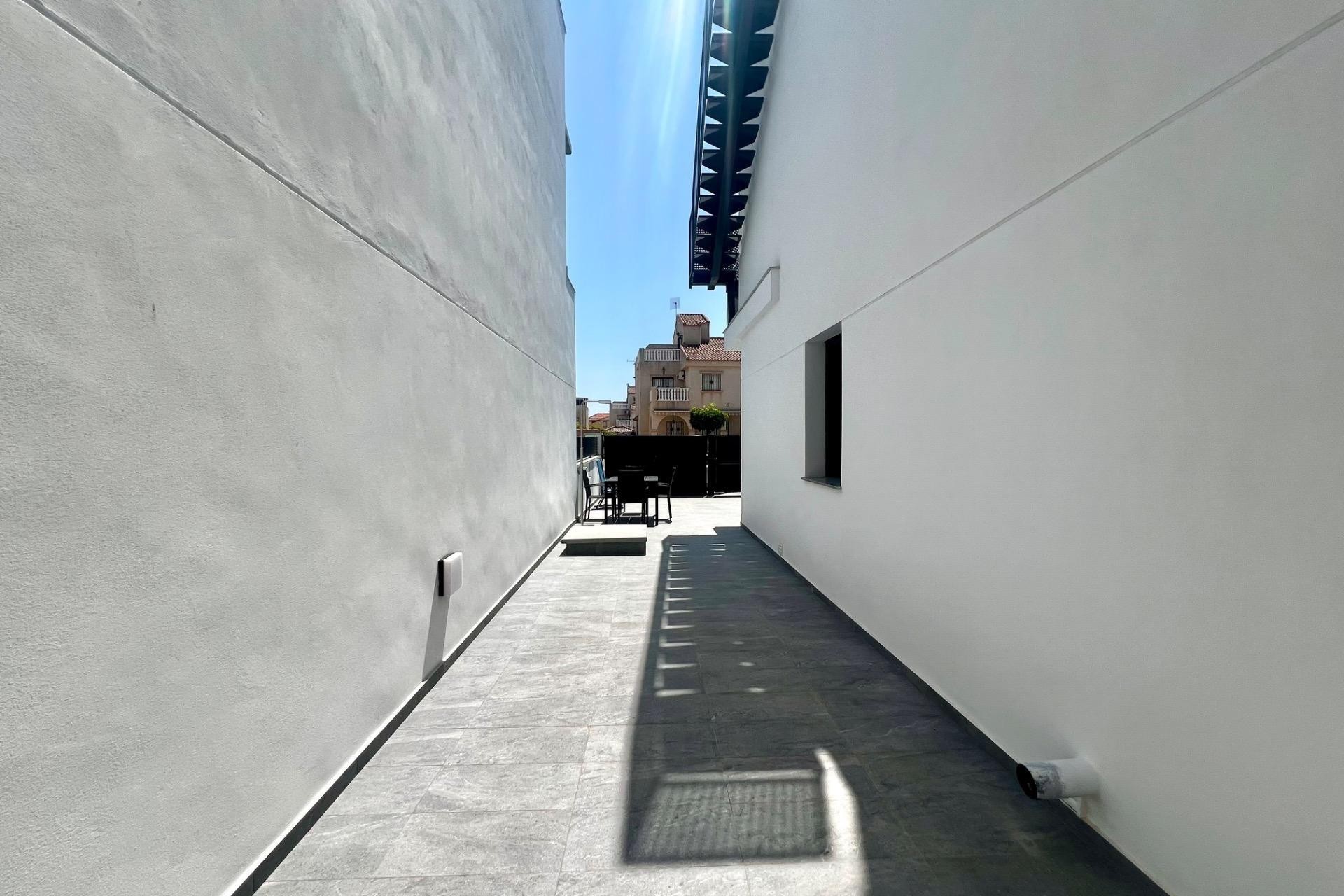 Återförsäljning - Villa -
Torrevieja - La Siesta - El Salado - Torreta