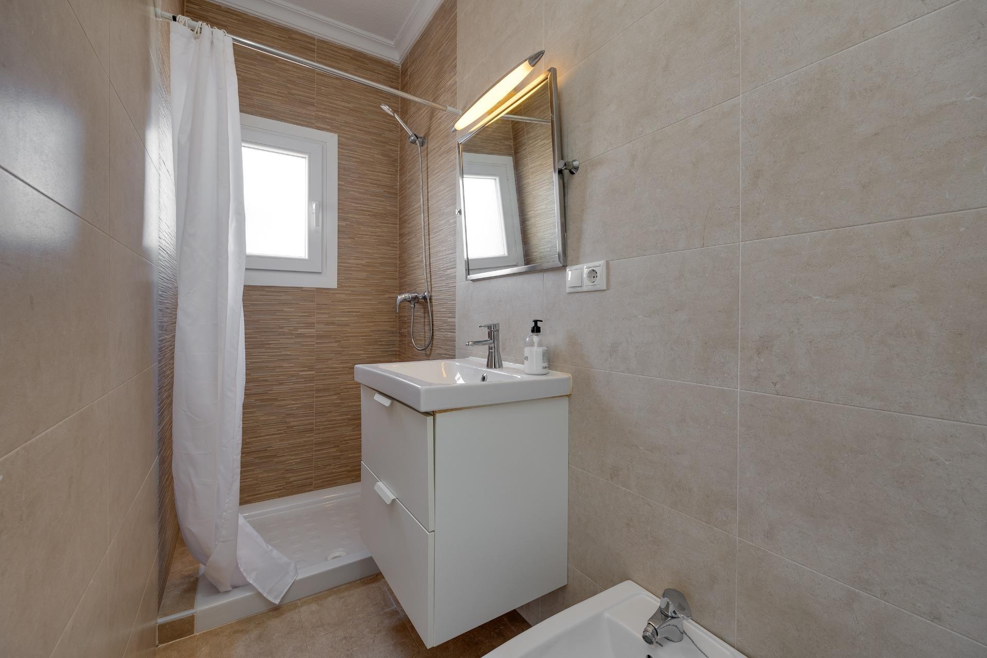 Återförsäljning - Villa -
Torrevieja - La Siesta - El Salado - Torreta