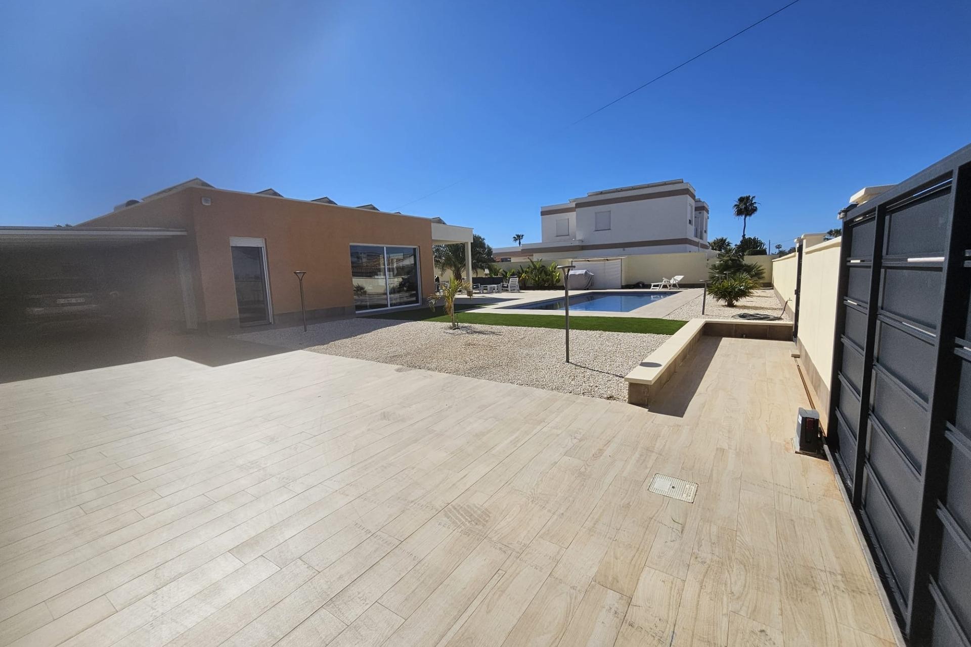 Återförsäljning - Villa -
Torrevieja - La Siesta - El Salado - Torreta