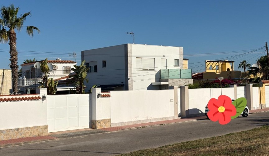 Återförsäljning - Villa -
Torrevieja - La Siesta - El Salado - Torreta