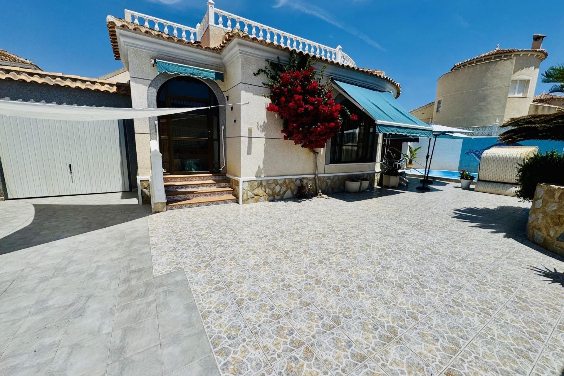 Återförsäljning - Villa -
Torrevieja - La Siesta - El Salado - Torreta