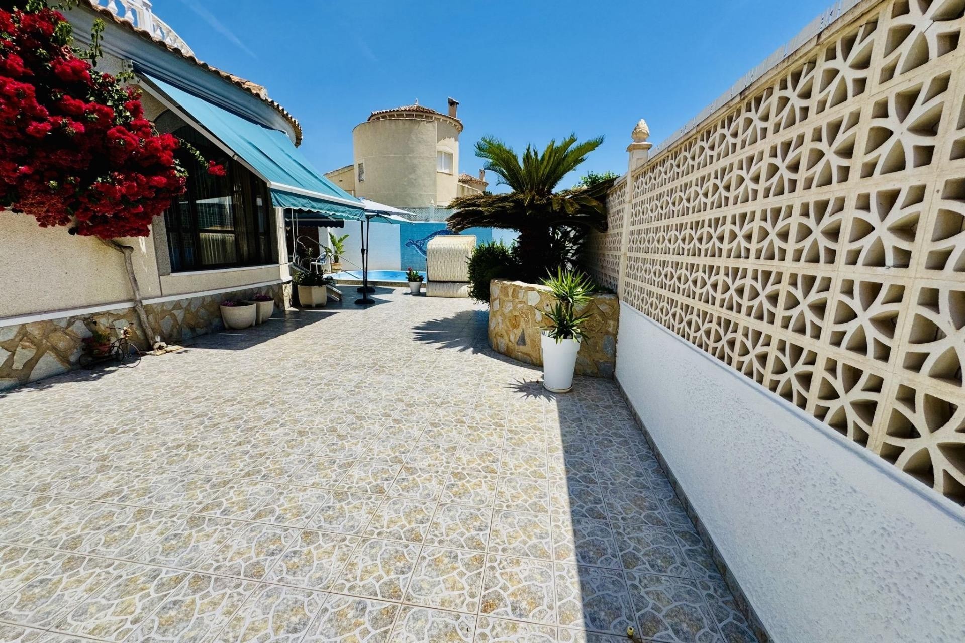 Återförsäljning - Villa -
Torrevieja - La Siesta - El Salado - Torreta