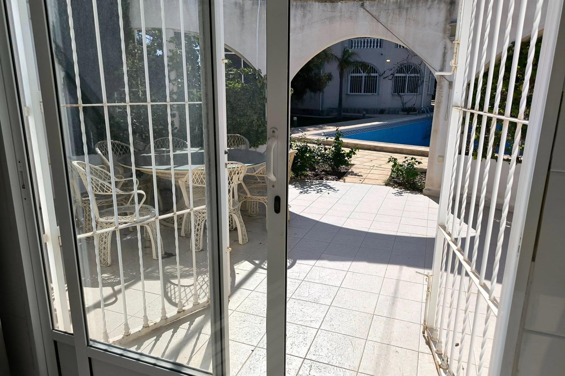 Återförsäljning - Villa -
Torrevieja - La Siesta