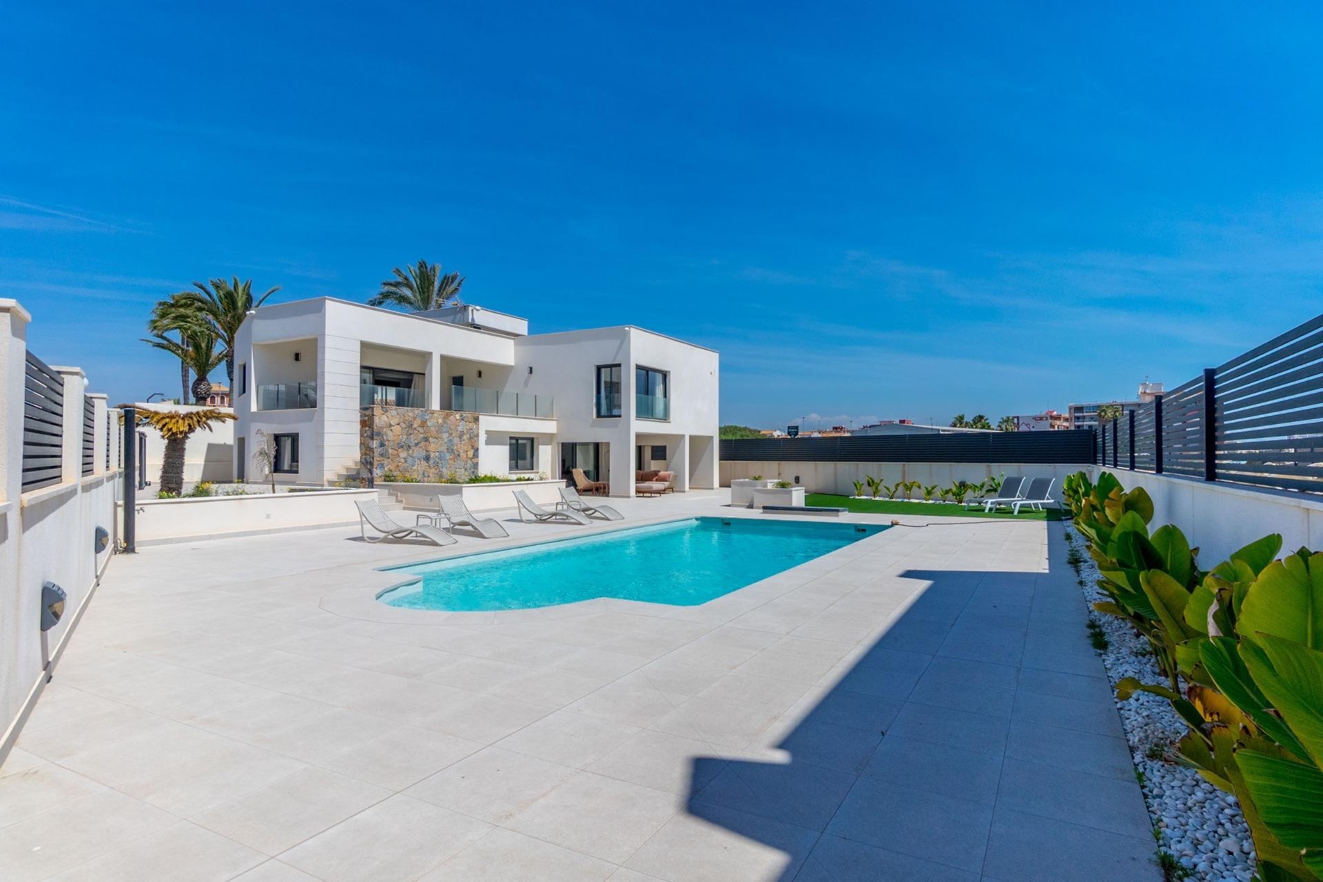 Återförsäljning - Villa -
Torrevieja - La Veleta