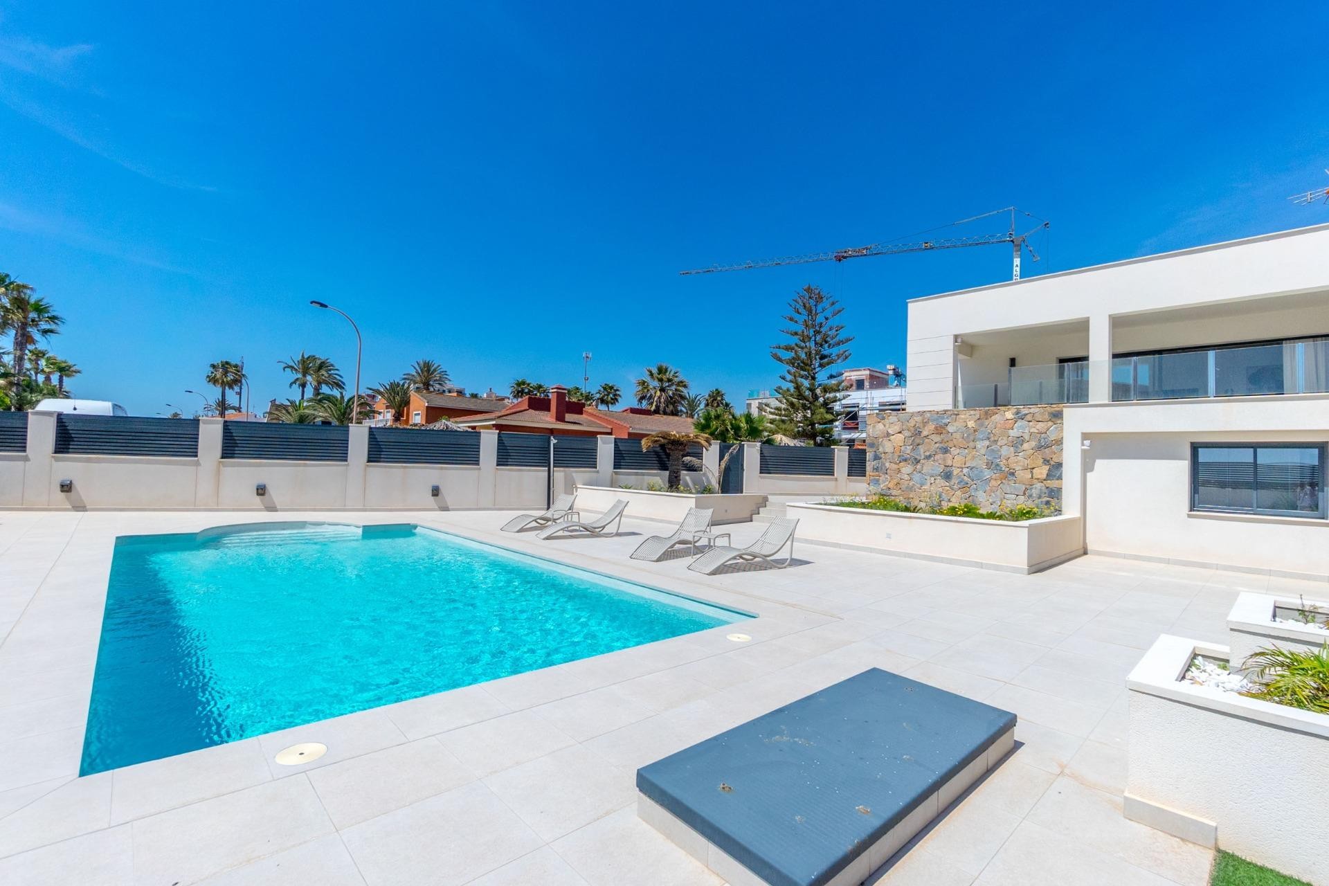 Återförsäljning - Villa -
Torrevieja - La Veleta