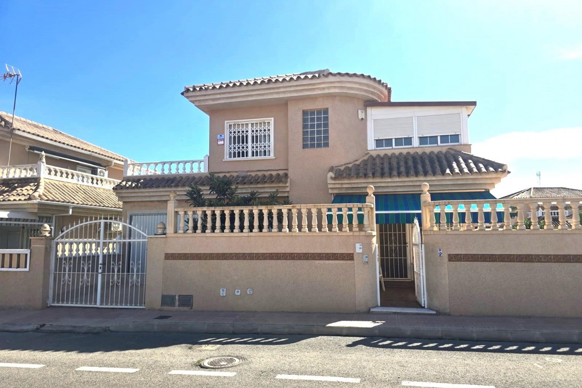 Återförsäljning - Villa -
Torrevieja - Los Balcones - Los Altos del Edén