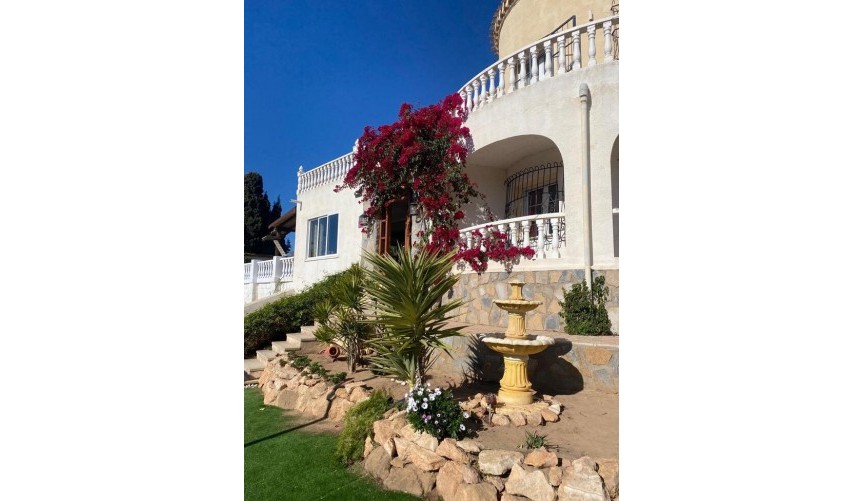 Återförsäljning - Villa -
Torrevieja - Los Balcones