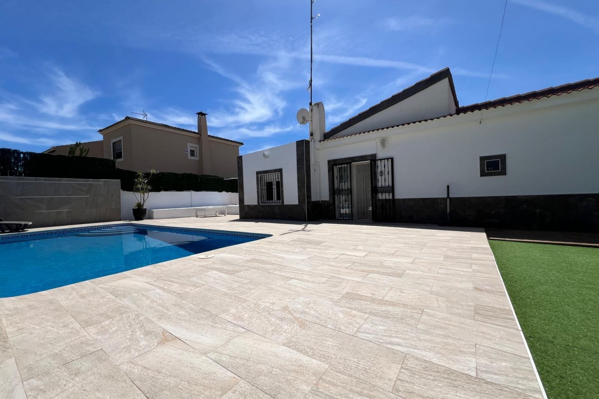 Återförsäljning - Villa -
Torrevieja - Los Balcones