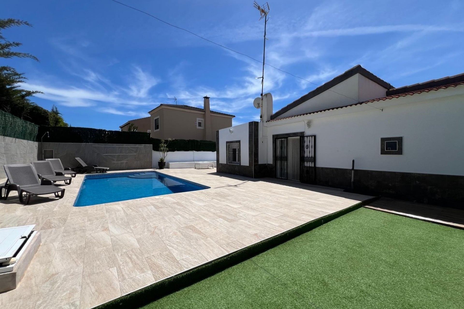 Återförsäljning - Villa -
Torrevieja - Los Balcones