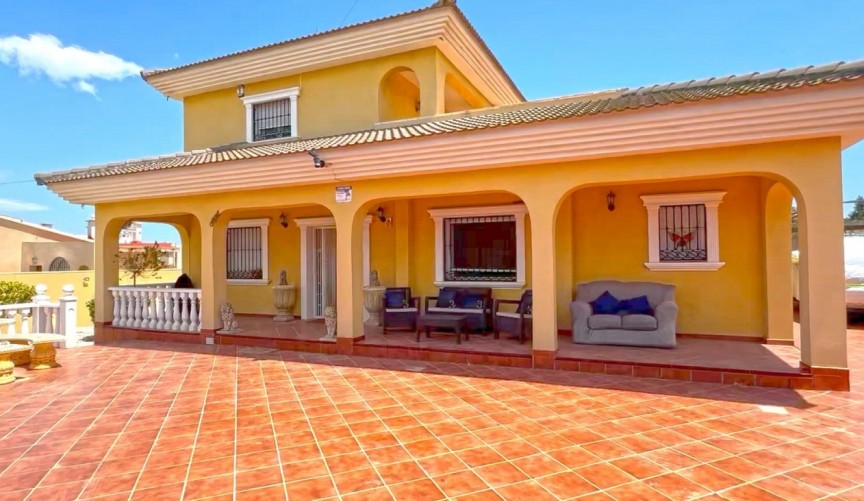 Återförsäljning - Villa -
Torrevieja - Los Balcones