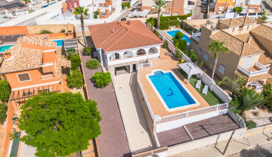 Återförsäljning - Villa -
Torrevieja - Los Balcones
