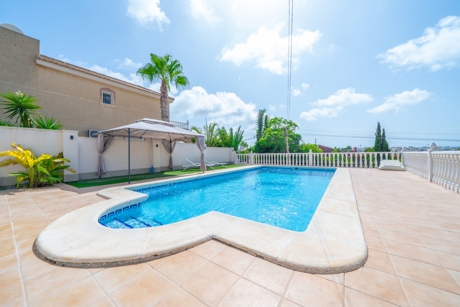 Återförsäljning - Villa -
Torrevieja - Los Balcones