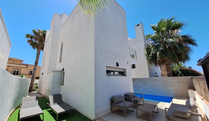 Återförsäljning - Villa -
Torrevieja - Los Frutales