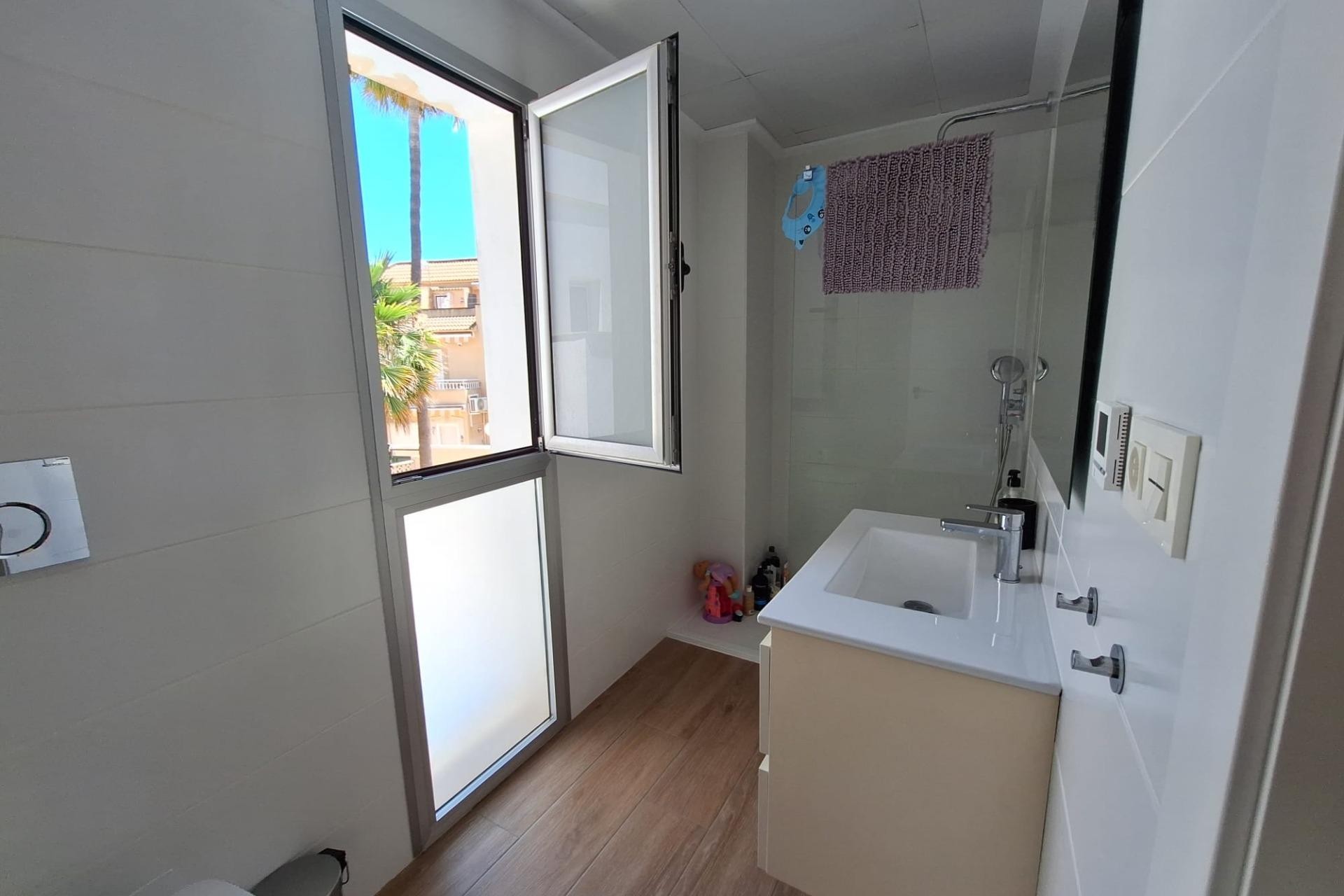 Återförsäljning - Villa -
Torrevieja - Los Frutales