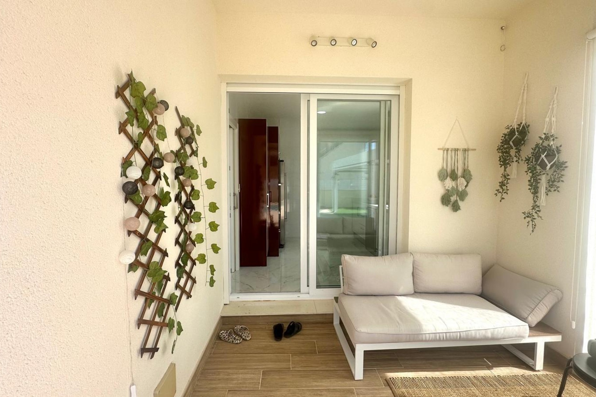 Återförsäljning - Villa -
Torrevieja - Miramar - Torre Del Moro