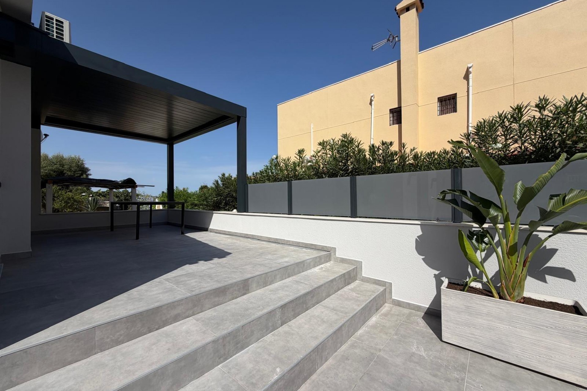 Återförsäljning - Villa -
Torrevieja - Punta Prima