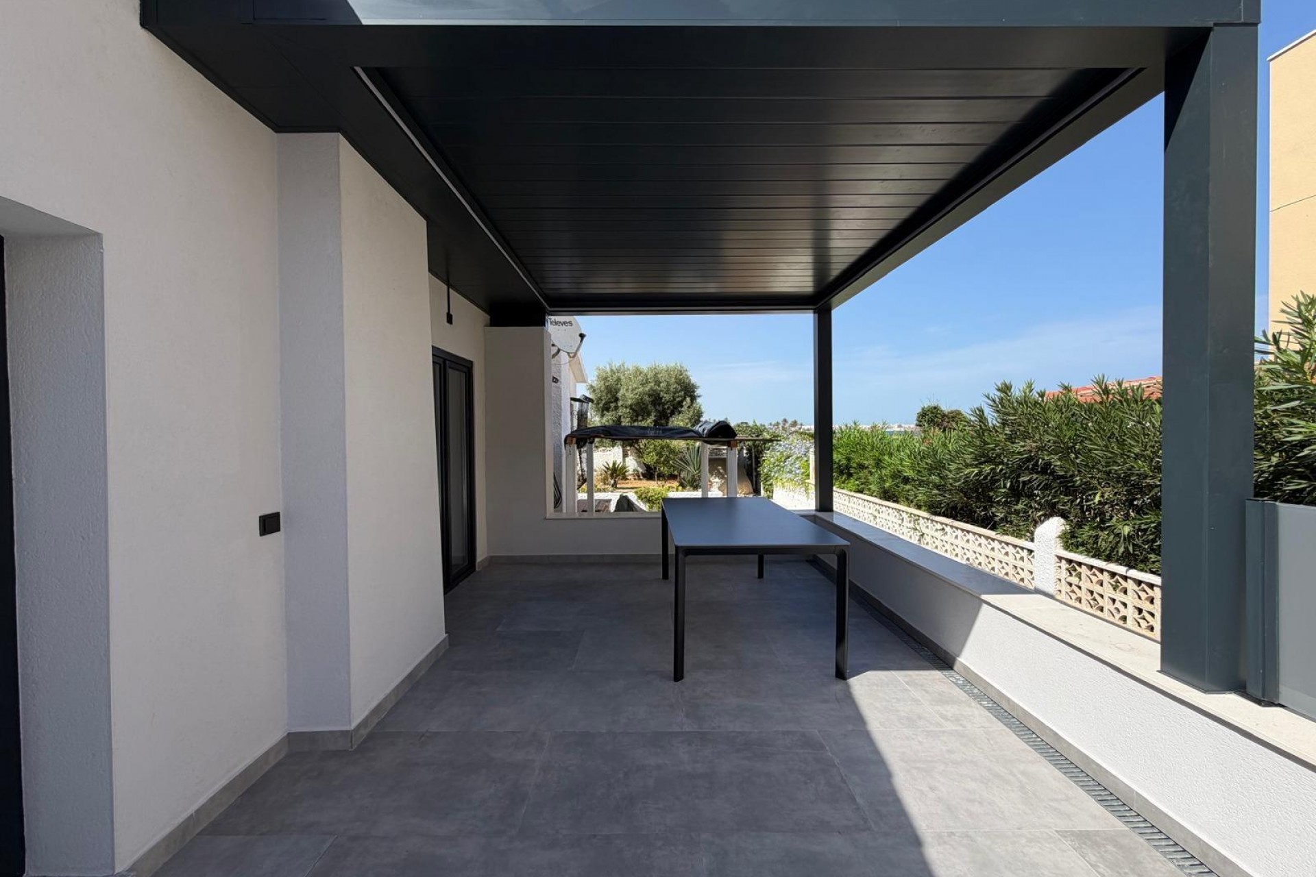 Återförsäljning - Villa -
Torrevieja - Punta Prima
