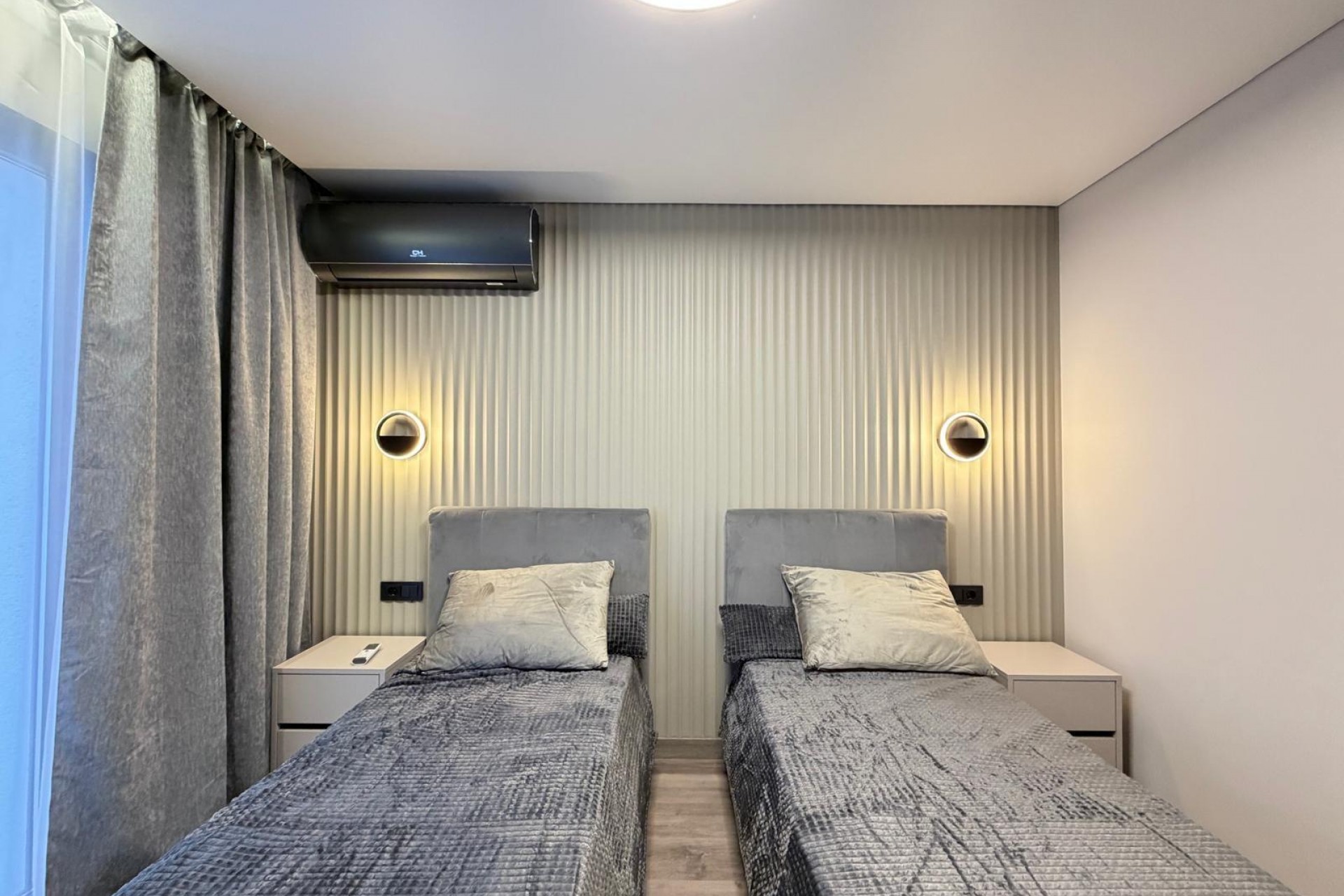 Återförsäljning - Villa -
Torrevieja - Punta Prima