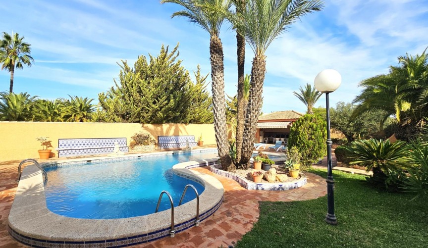 Återförsäljning - Villa -
Torrevieja - San Luis