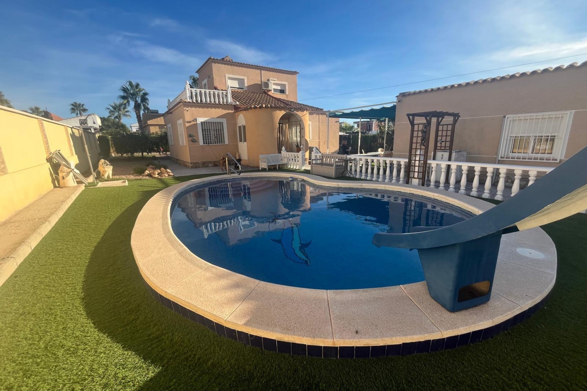 Återförsäljning - Villa -
Torrevieja - San Luis