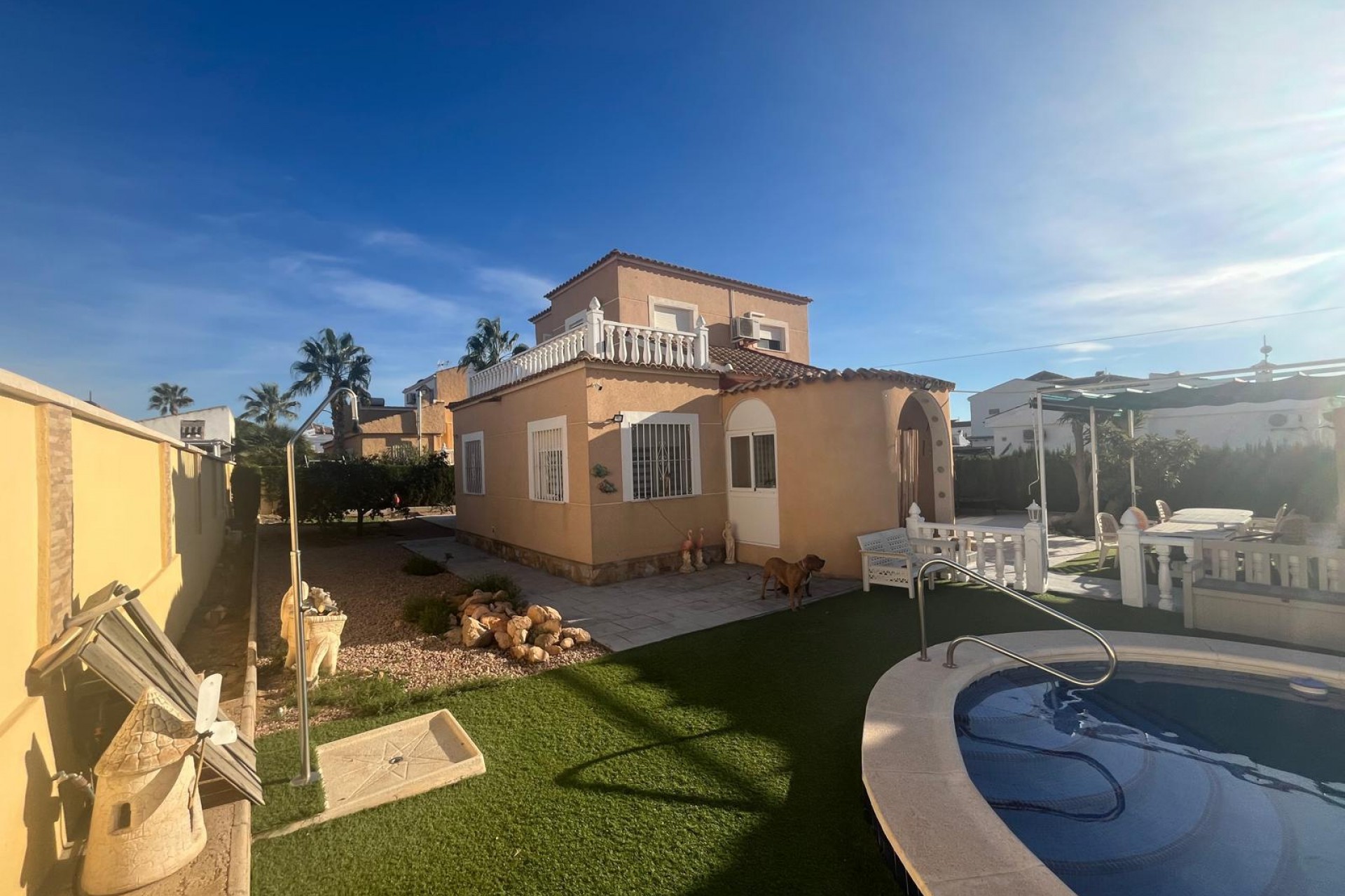 Återförsäljning - Villa -
Torrevieja - San Luis