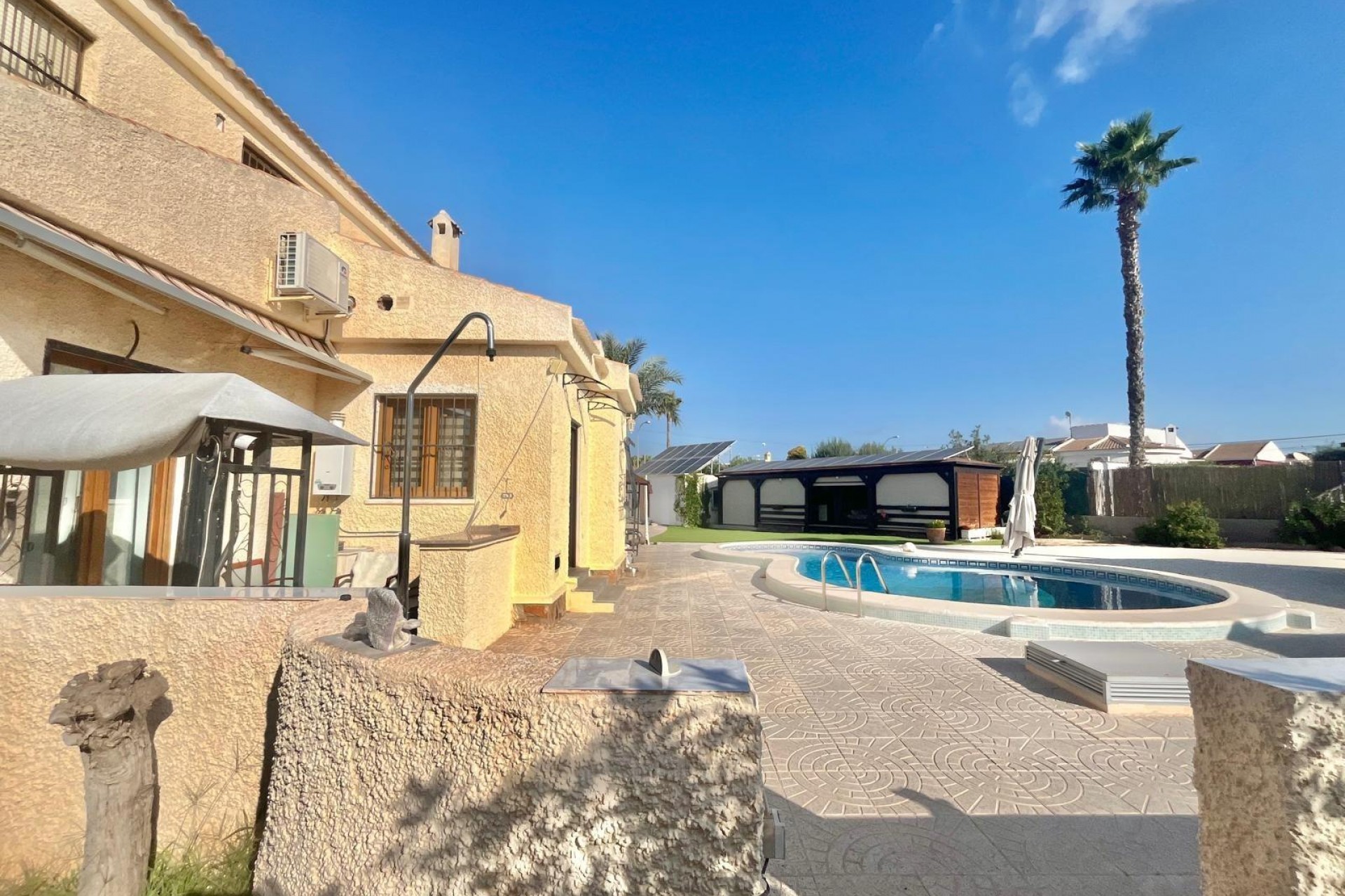 Återförsäljning - Villa -
Torrevieja - San Luis