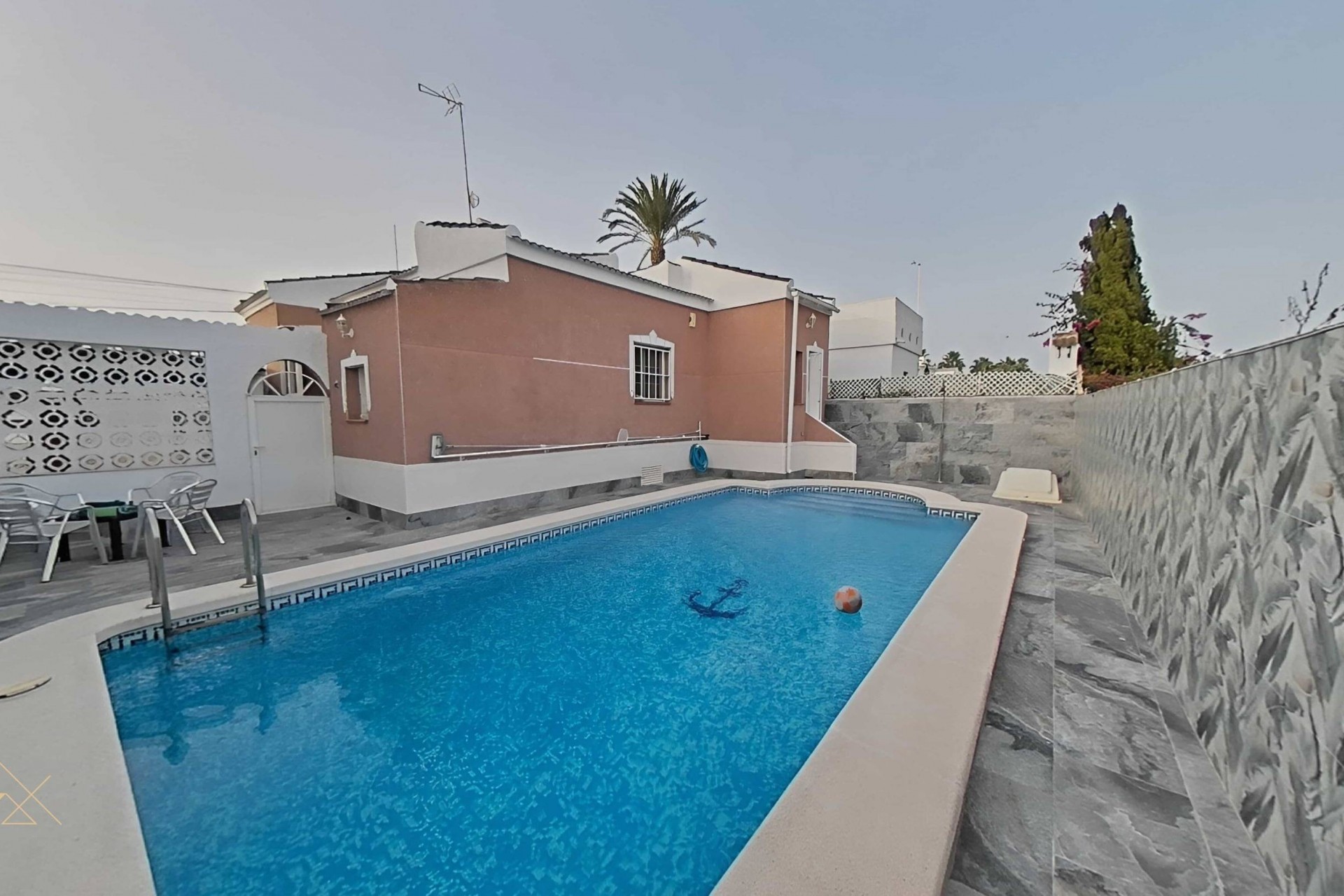 Återförsäljning - Villa -
Torrevieja - San Luis