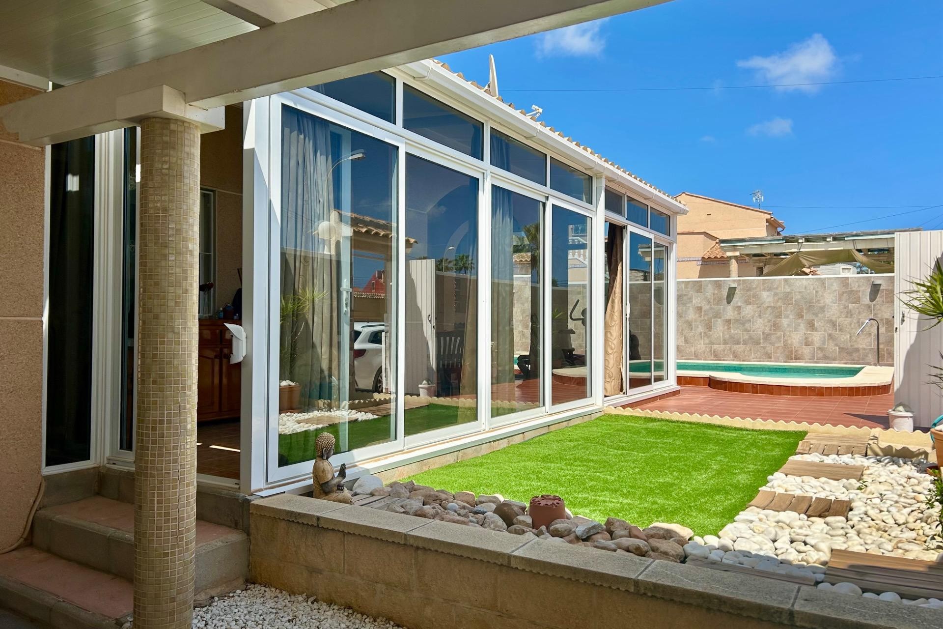 Återförsäljning - Villa -
Torrevieja - San Luis