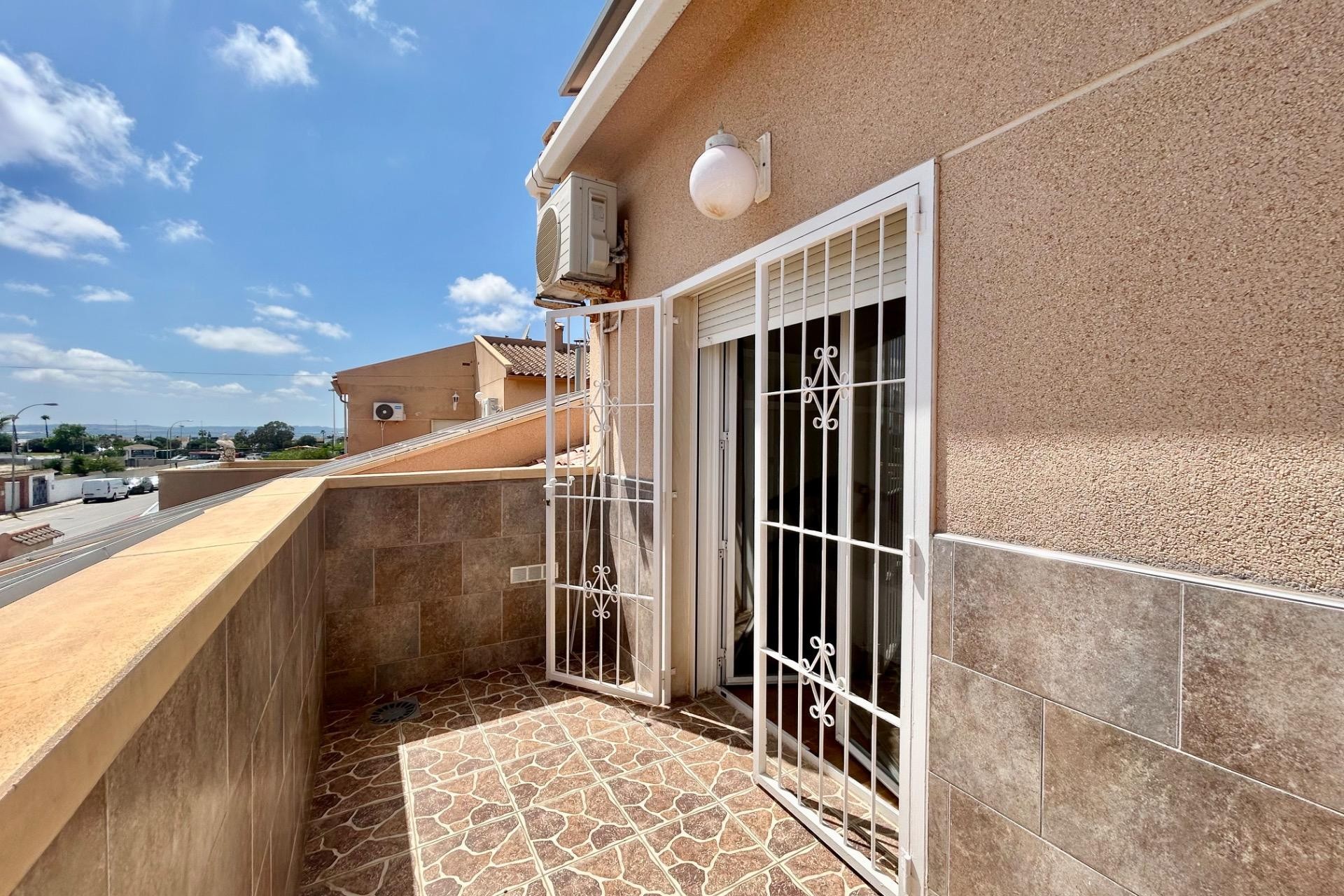 Återförsäljning - Villa -
Torrevieja - San Luis