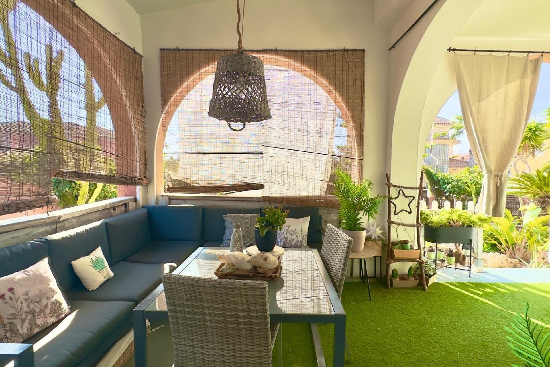 Återförsäljning - Villa -
Torrevieja - Torreblanca