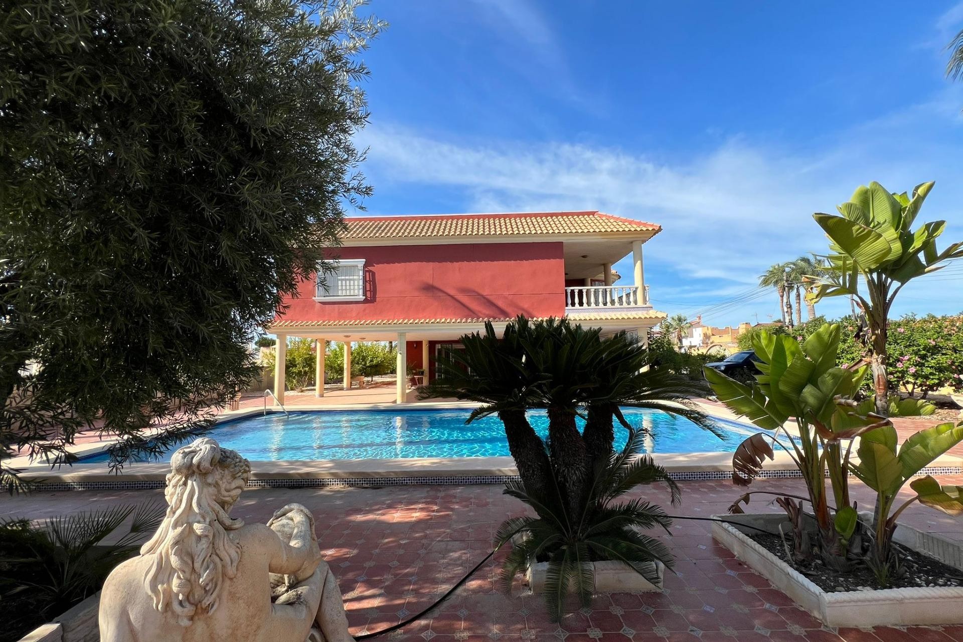 Återförsäljning - Villa -
Torrevieja - Torreta Florida