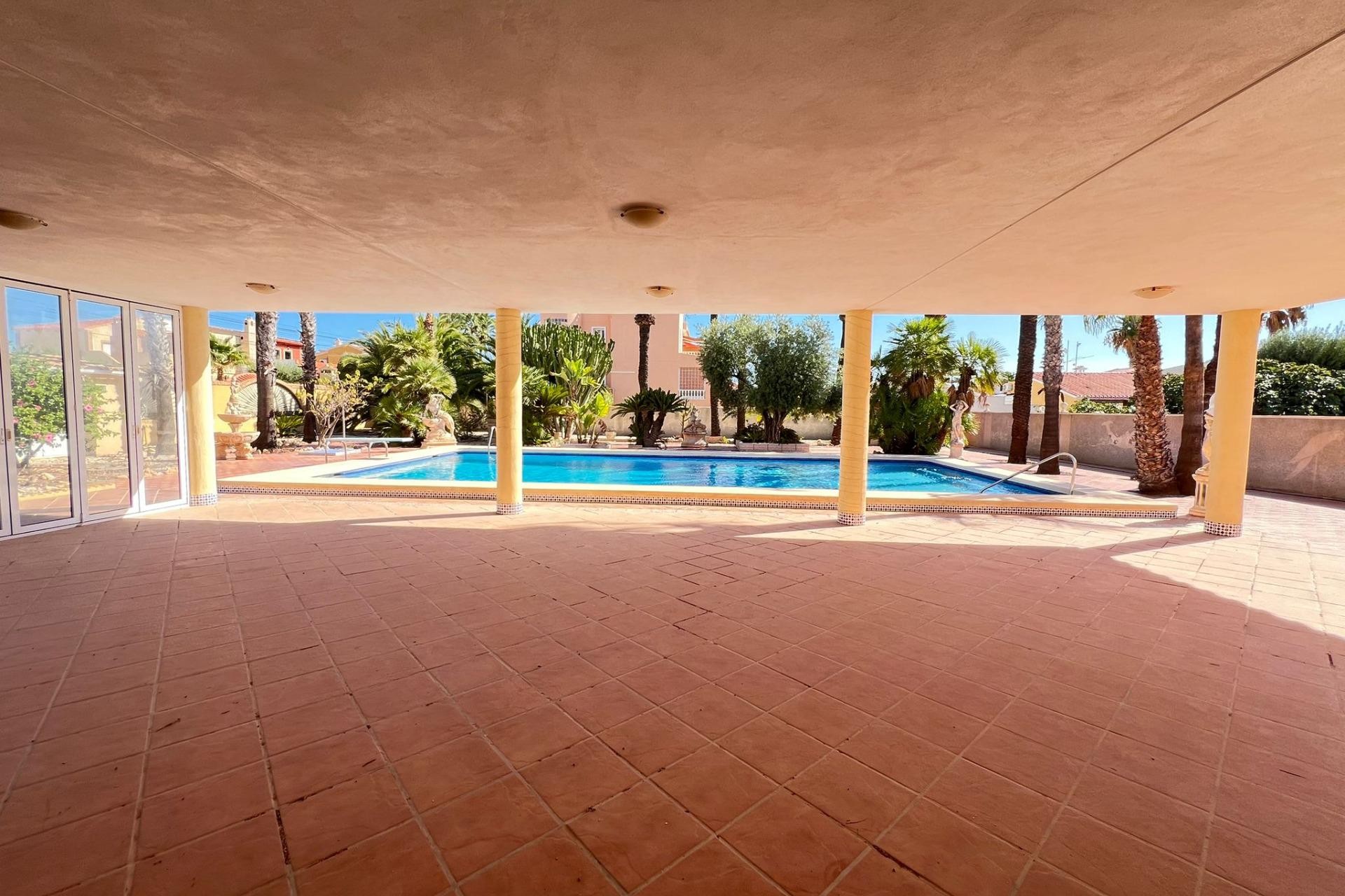 Återförsäljning - Villa -
Torrevieja - Torreta Florida