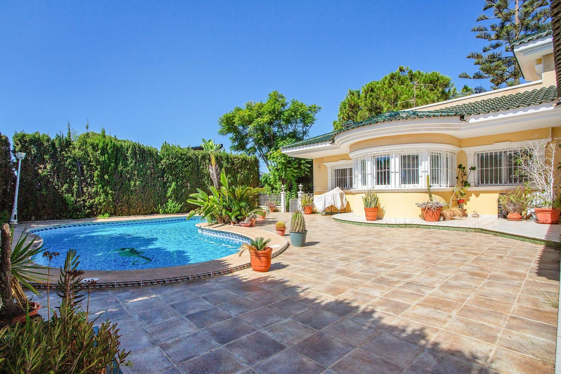 Återförsäljning - Villa -
Torrevieja - Torreta Florida