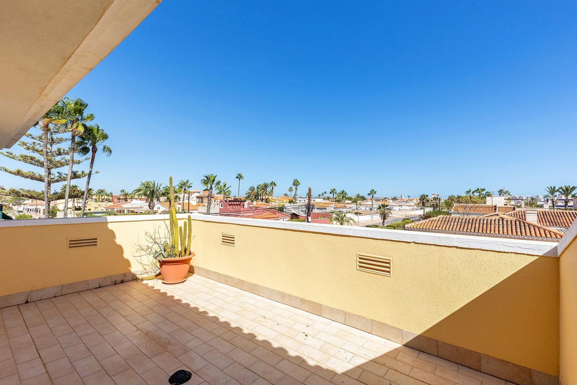 Återförsäljning - Villa -
Torrevieja - Torreta Florida